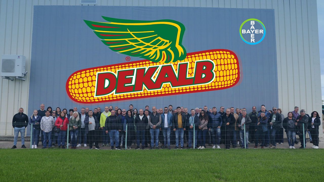 „Качество без компромиси“: Български фермери посетиха завода за семена DEKALB® в Синещи, Румъния